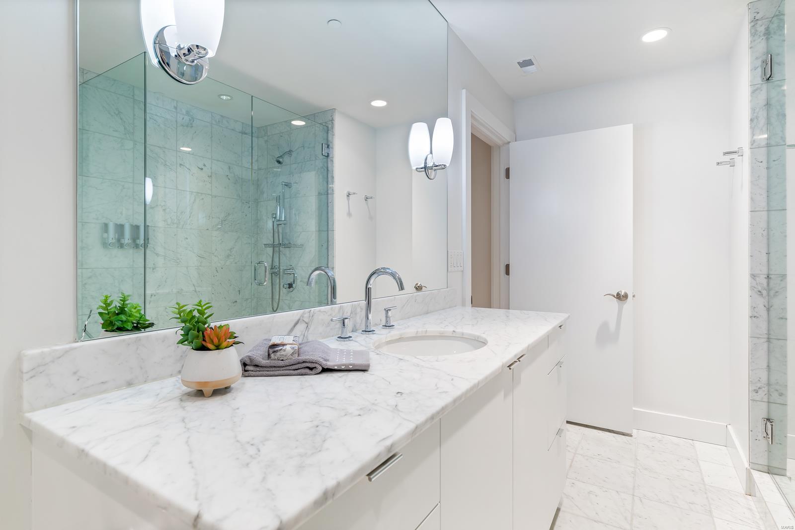 Park Plaza Residential Condo - Residential