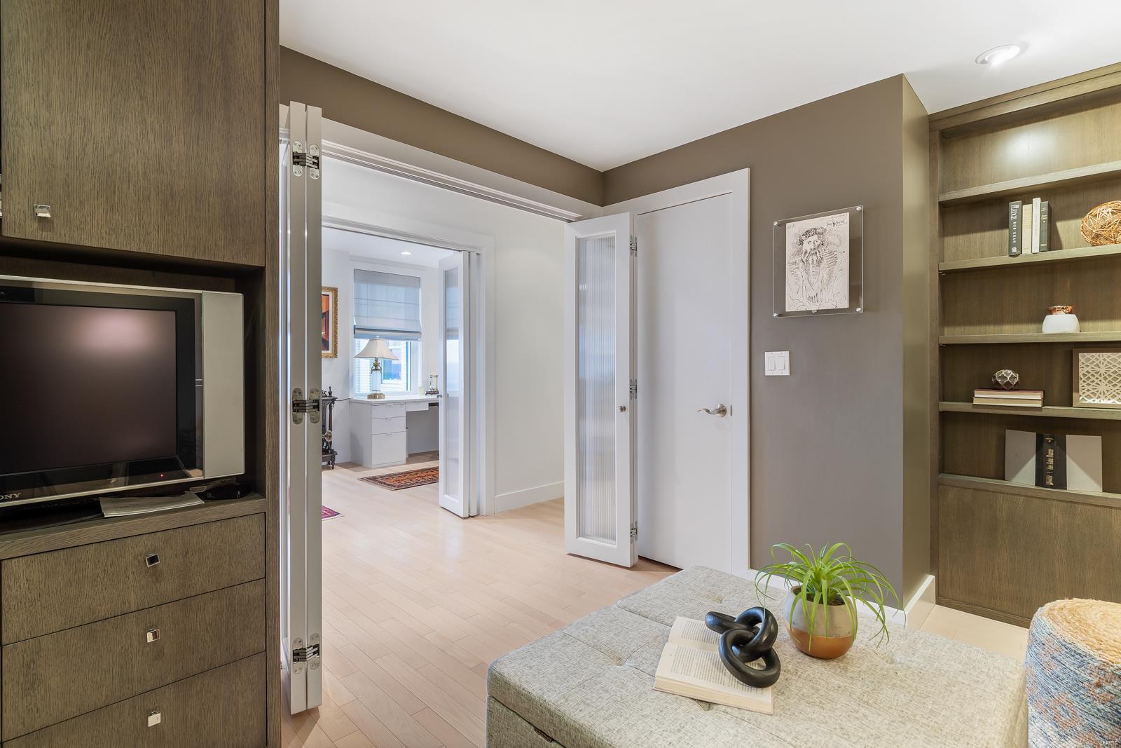 Park Plaza Residential Condo - Residential