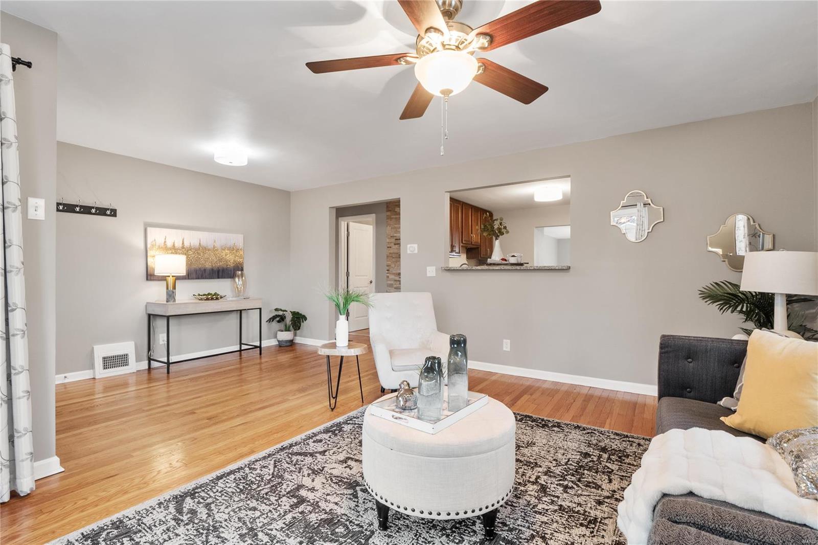 St Louis, Missouri 63119, United States, 3 Bedrooms Bedrooms, ,2 BathroomsBathrooms,Residential,Pending,25513