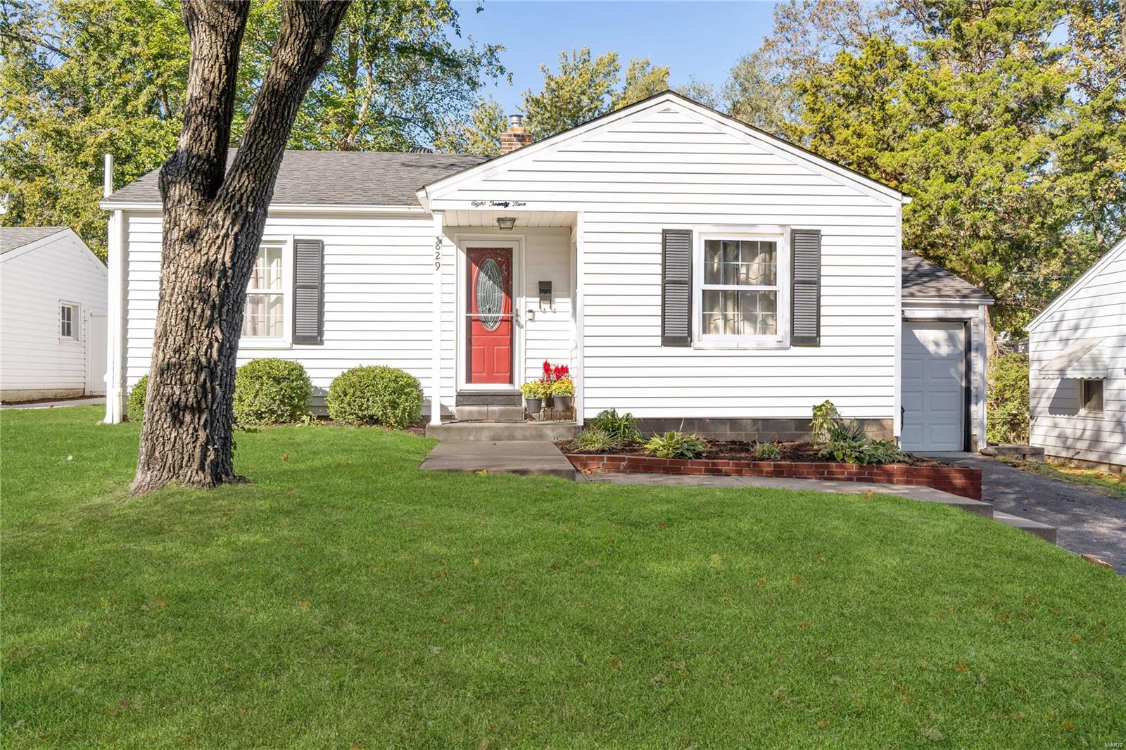 St Louis, Missouri 63119, United States, 3 Bedrooms Bedrooms, ,2 BathroomsBathrooms,Residential,Pending,25513