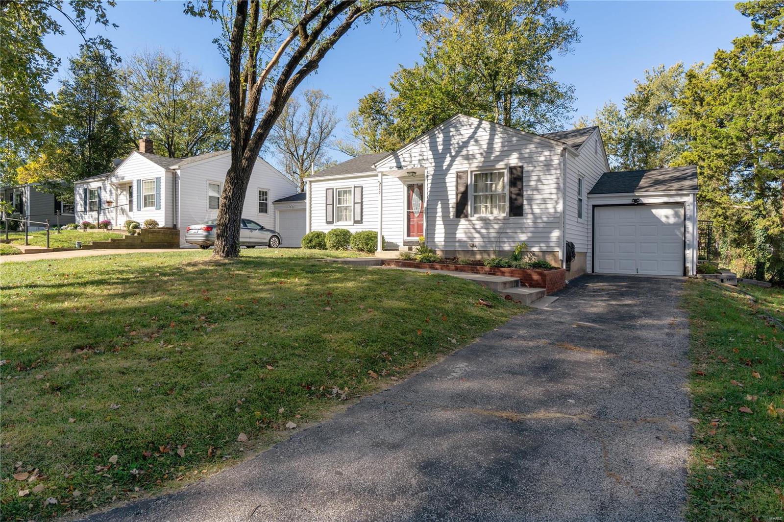 St Louis, Missouri 63119, United States, 3 Bedrooms Bedrooms, ,2 BathroomsBathrooms,Residential,Pending,25513