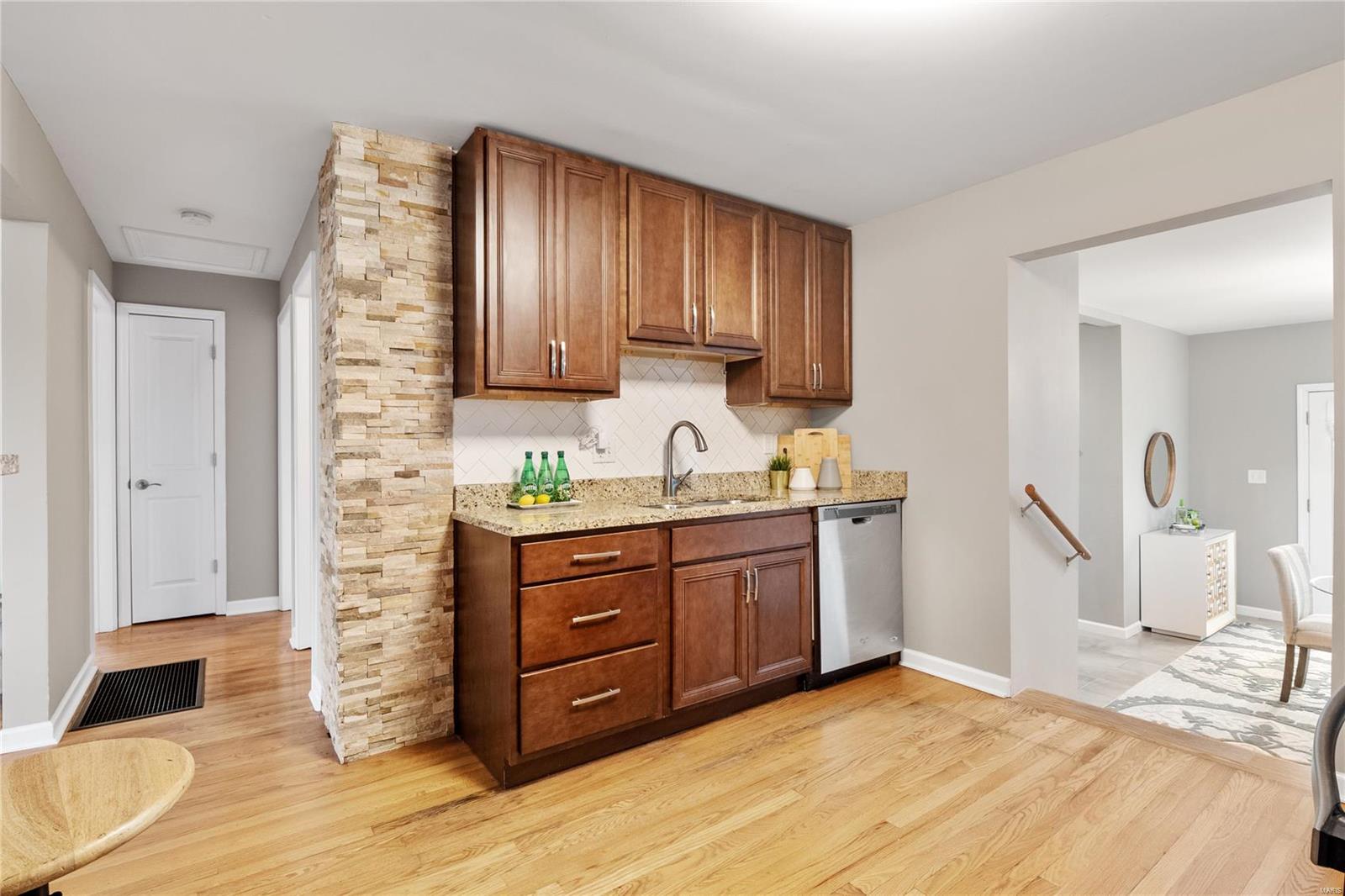 St Louis, Missouri 63119, United States, 3 Bedrooms Bedrooms, ,2 BathroomsBathrooms,Residential,Pending,25513