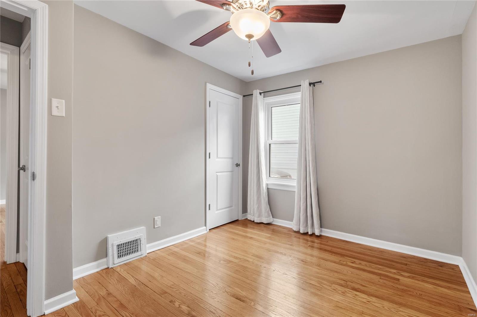 St Louis, Missouri 63119, United States, 3 Bedrooms Bedrooms, ,2 BathroomsBathrooms,Residential,Pending,25513