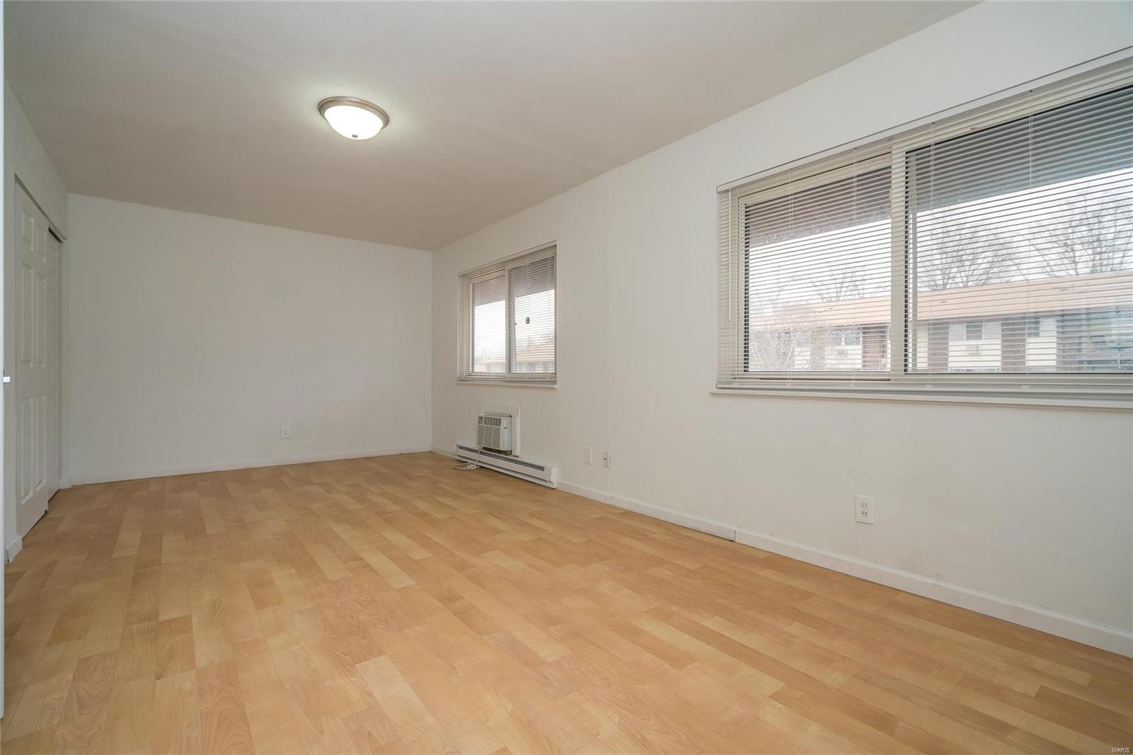 Hazelcrest Condo - Residential