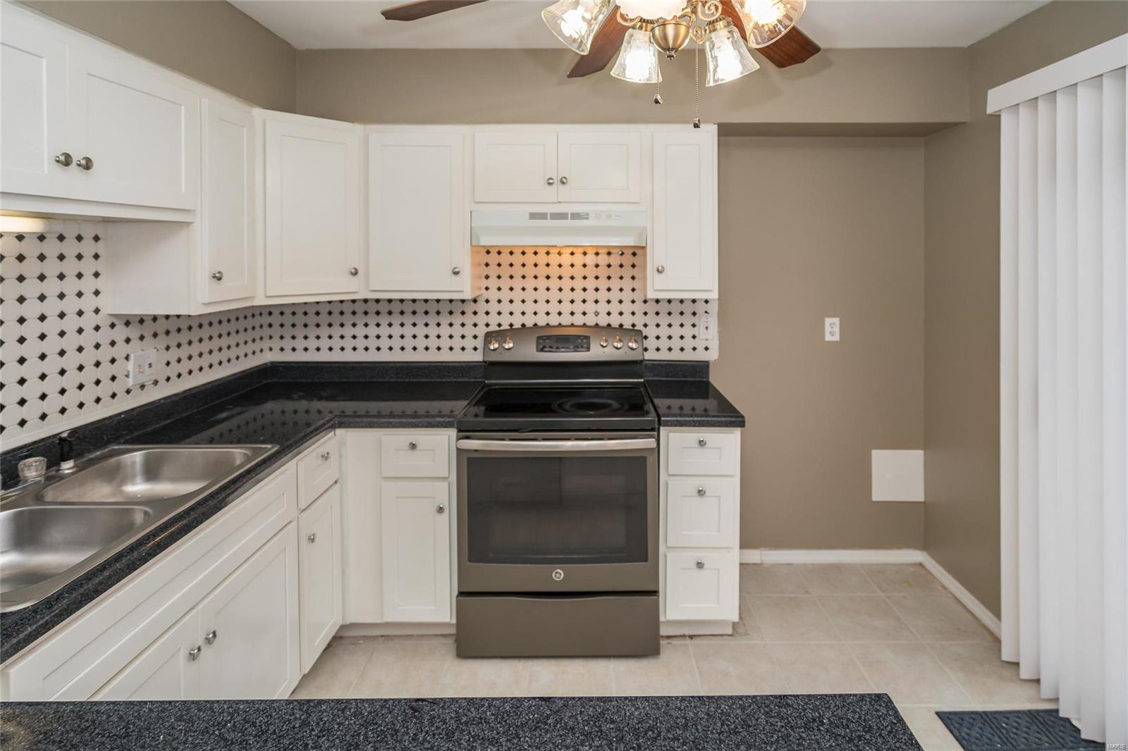 Hazelcrest Condo - Residential