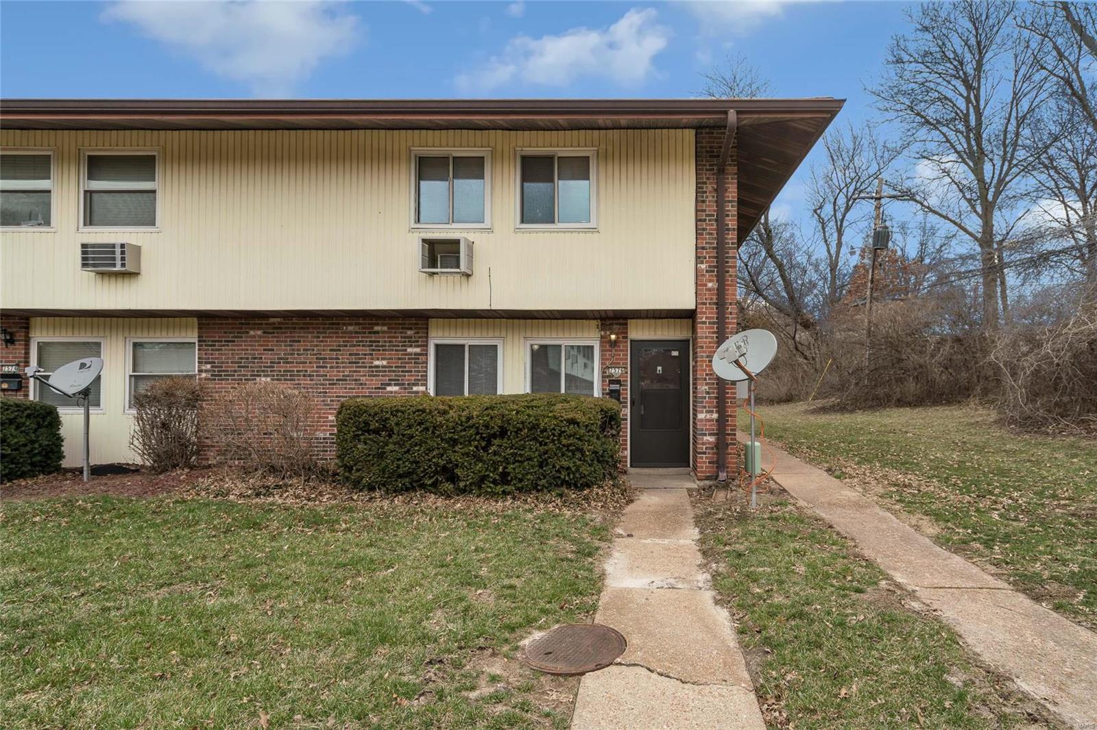 Hazelcrest Condo - Residential