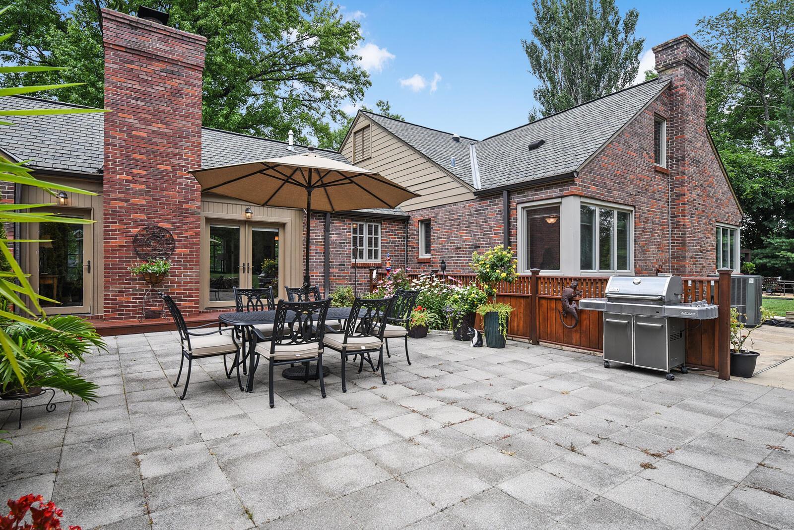 West Ladue Lt 1 & Lt Pt 2 Bdy Adj - Residential