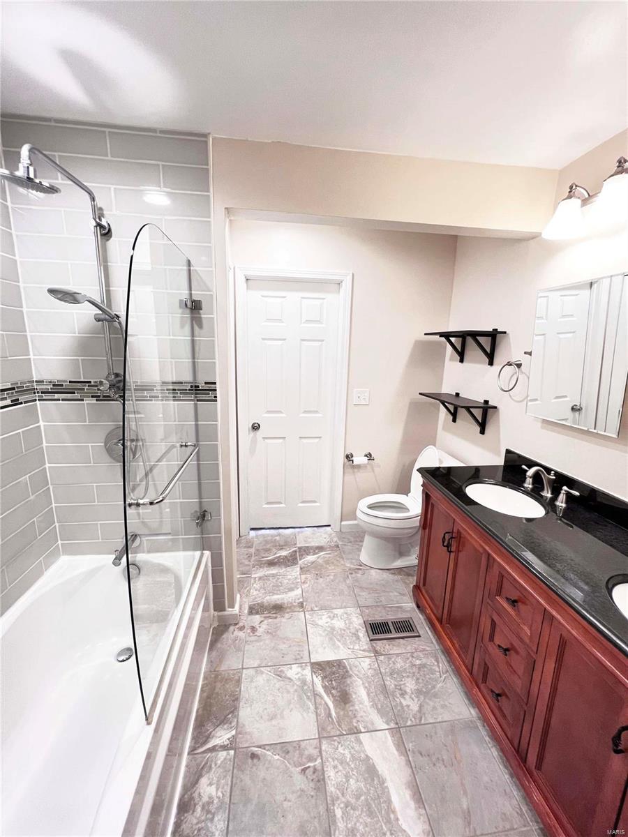 Laclede East - Residential