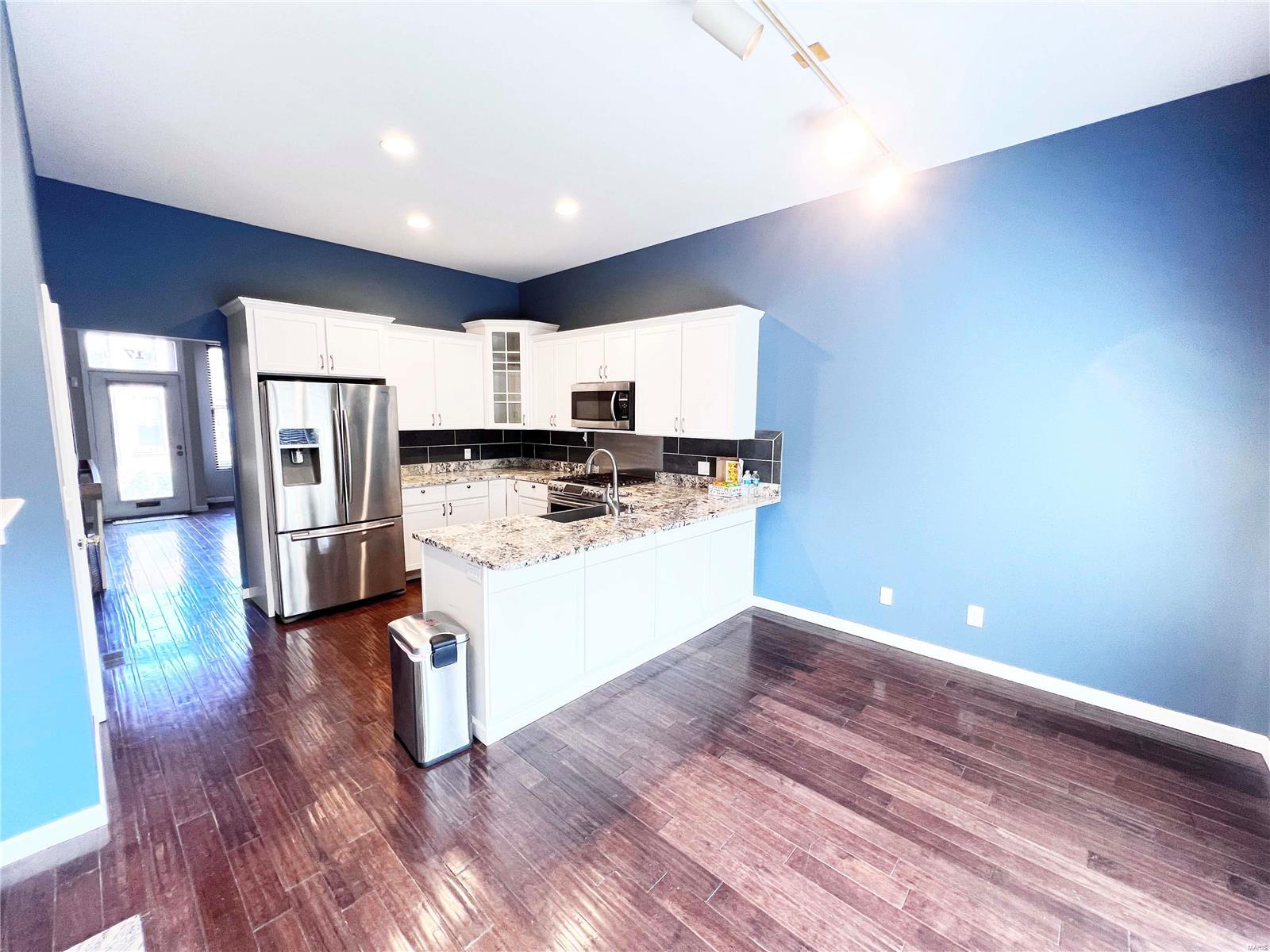 Laclede East - Residential