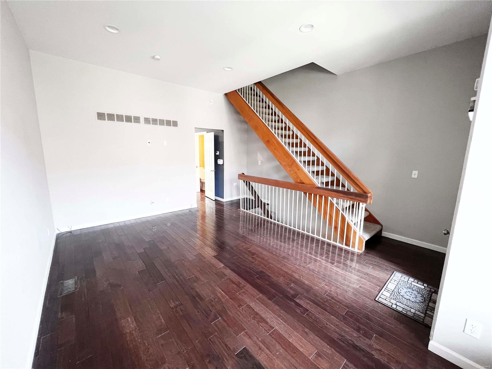 Laclede East - Residential