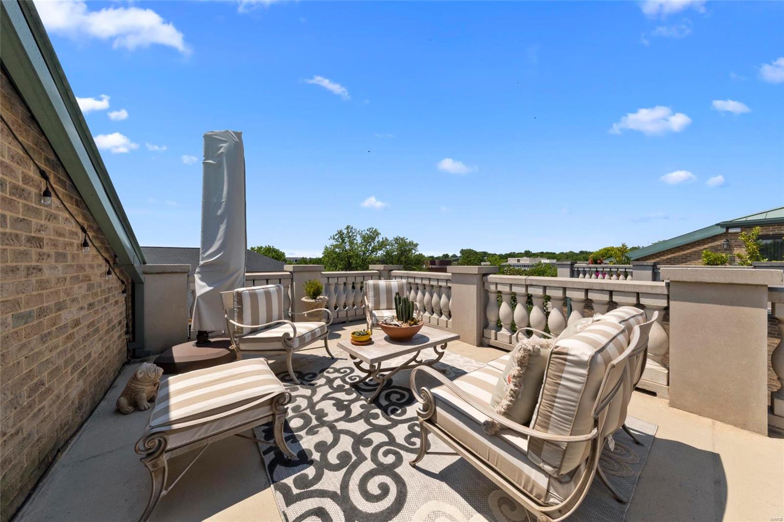 Shaw Park Villas Ph 1 Condo - Residential