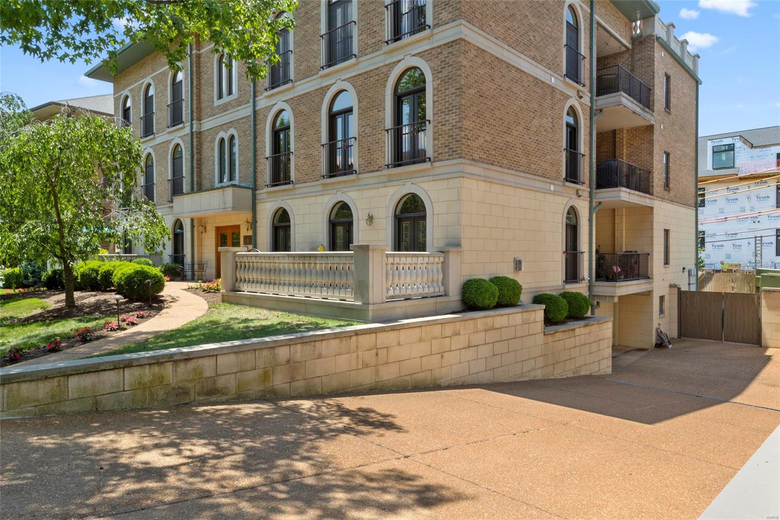 Shaw Park Villas Ph 1 Condo - Residential