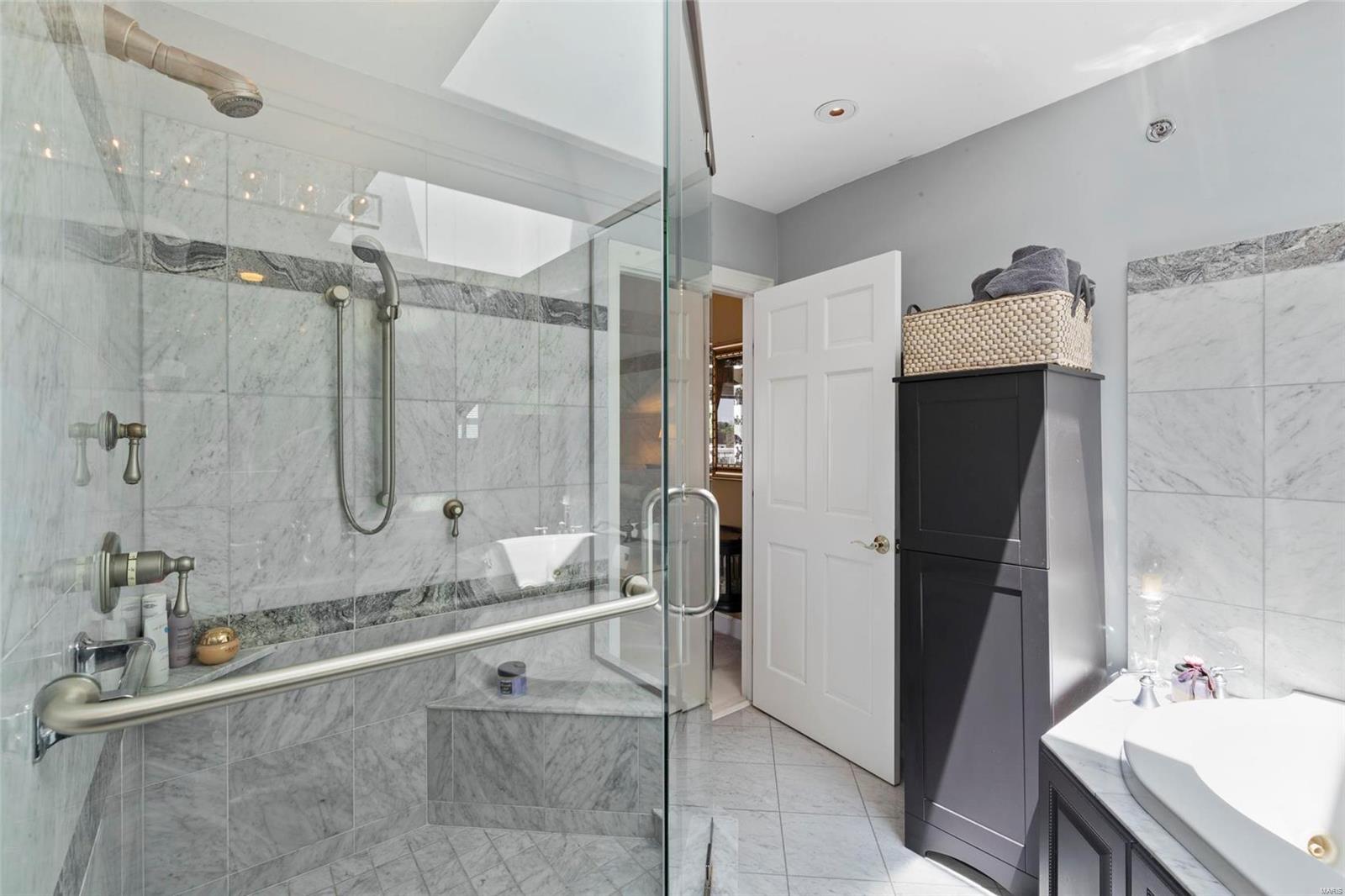 Shaw Park Villas Ph 1 Condo - Residential