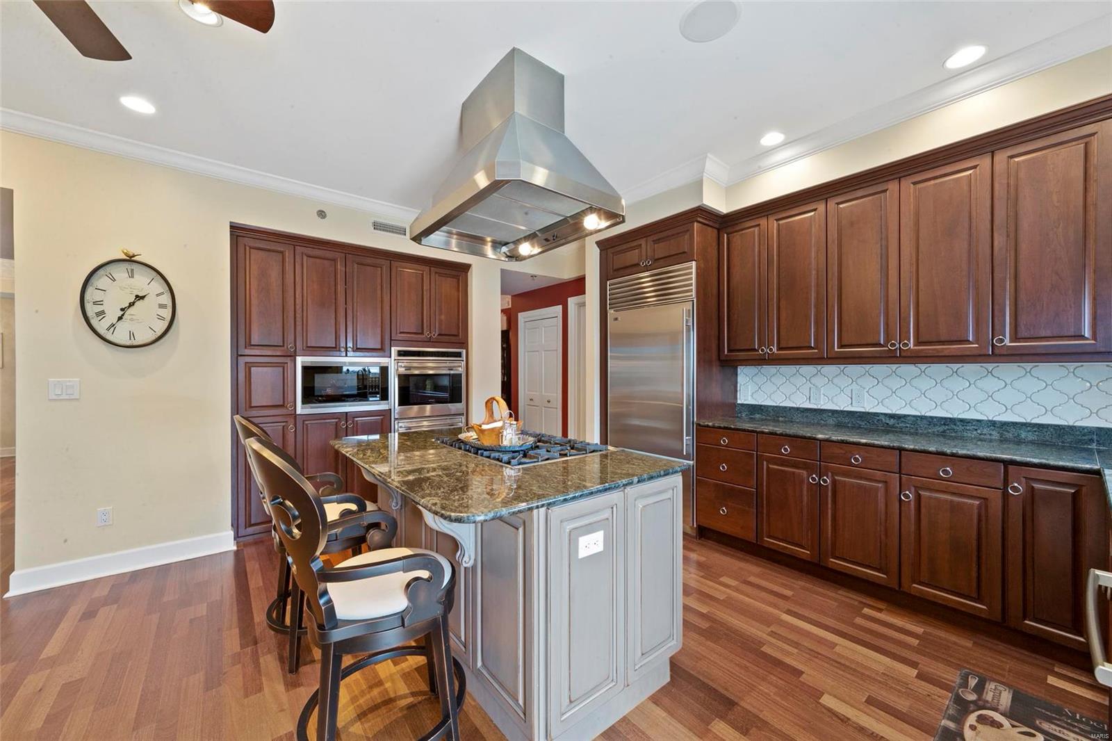 Shaw Park Villas Ph 1 Condo - Residential