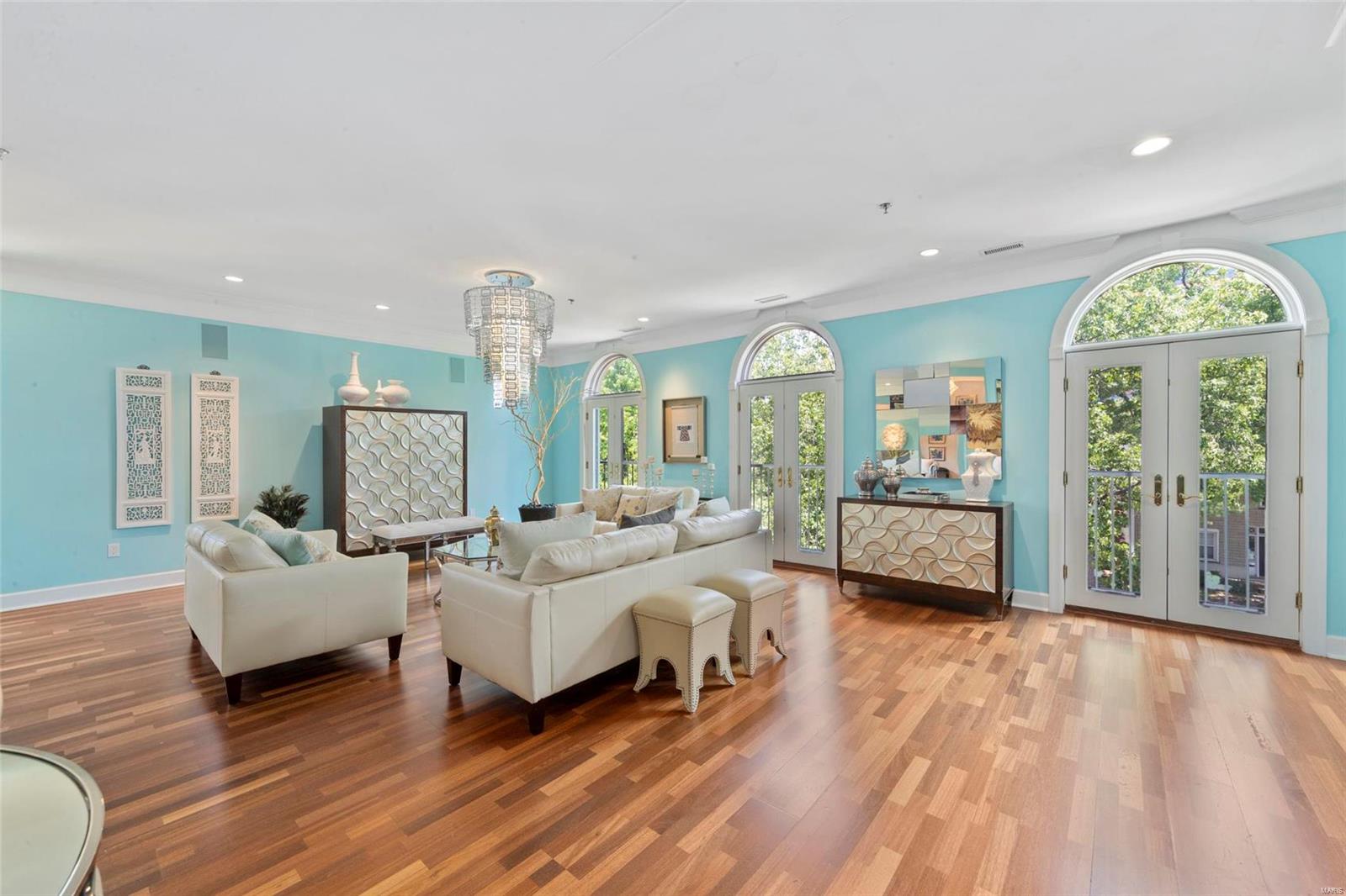 Shaw Park Villas Ph 1 Condo - Residential