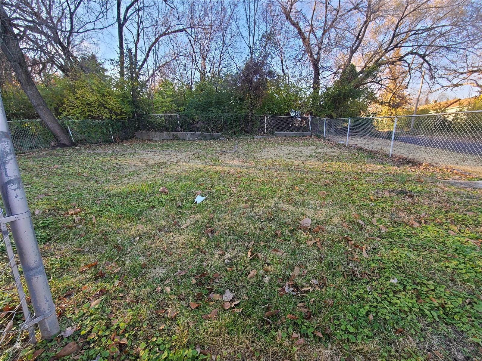 West Walnut Manor - Residential