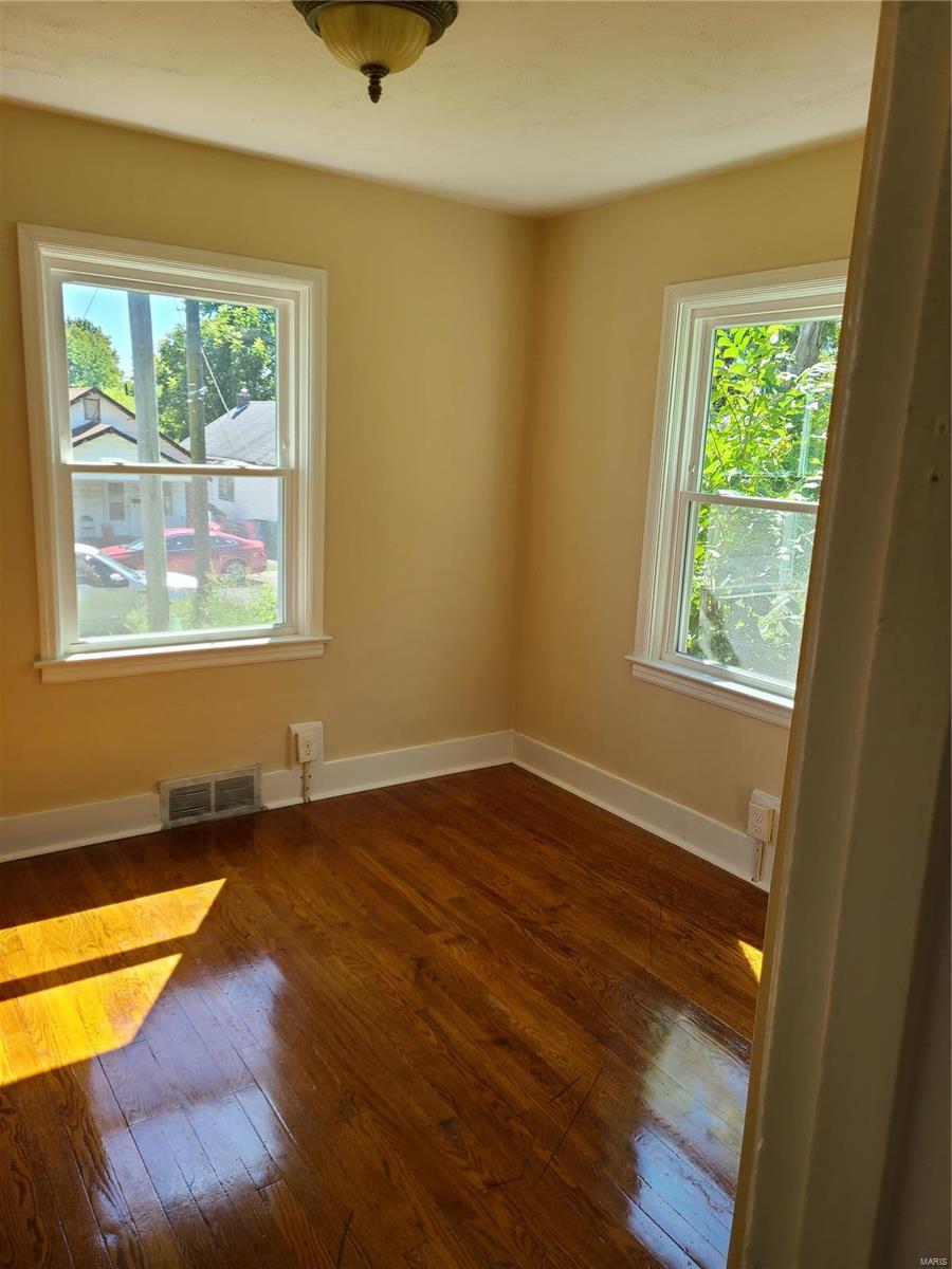 West Walnut Manor - Residential