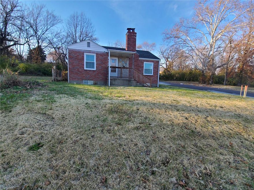 Charming two bed, two bath, turnkey rental available.  This home features hard wood floors throughout and is currently rented for 850 a month.  This home is being listed "as is" and any offers should be sent via a special sales contract.  Any inspections are for buyers information only.