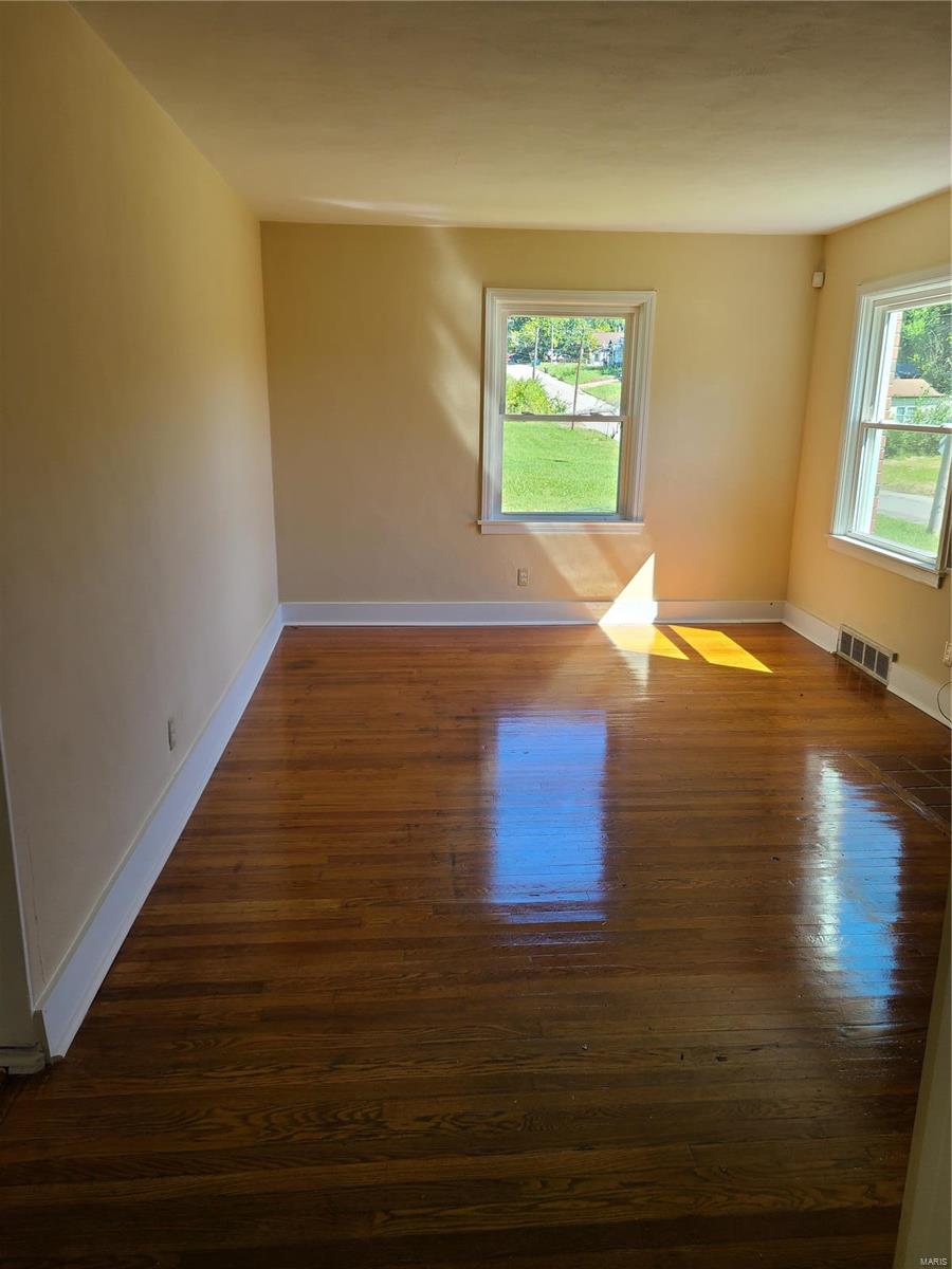 West Walnut Manor - Residential