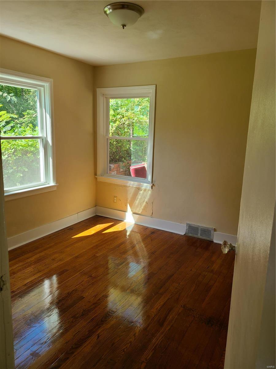 West Walnut Manor - Residential