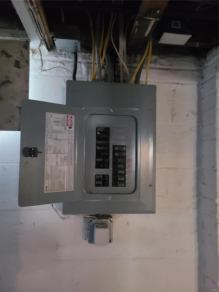 West Walnut Manor - Residential