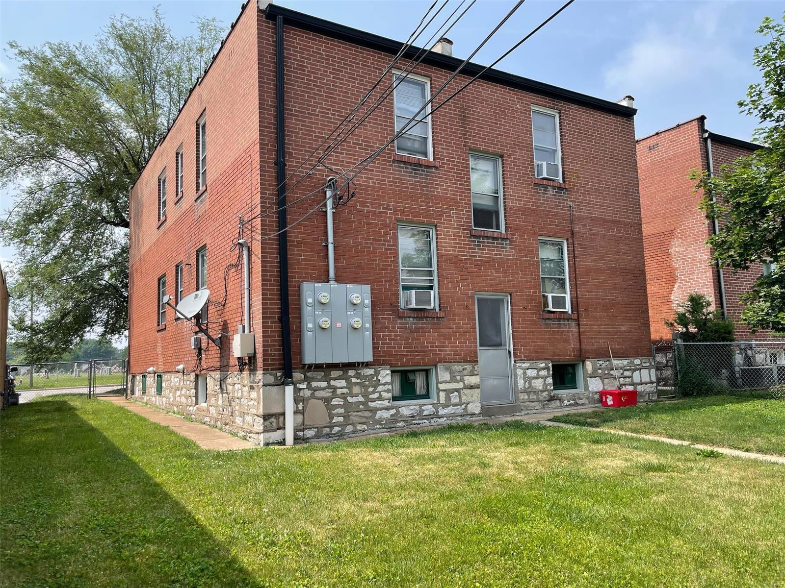 Carondelet Parkview Add - Residential Lease