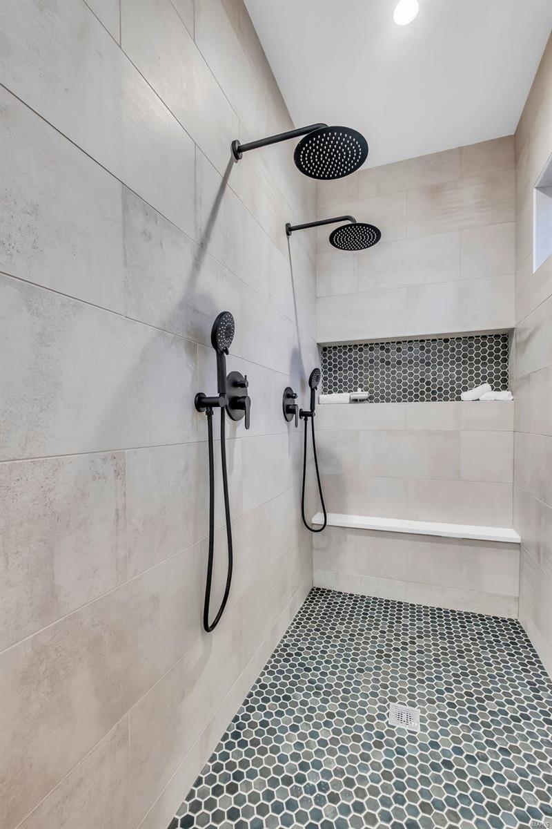 St Louis, Missouri 63127, United States, 4 Bedrooms Bedrooms, ,3 BathroomsBathrooms,Residential,Pending,28114