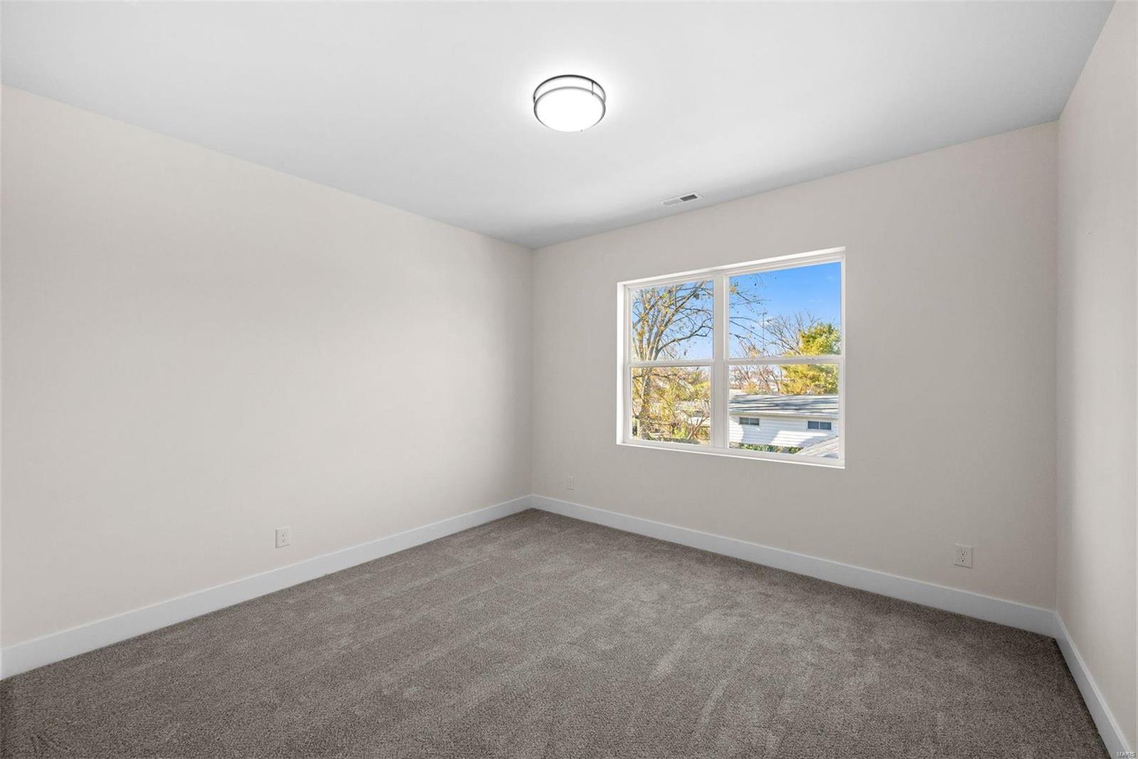 St Louis, Missouri 63127, United States, 4 Bedrooms Bedrooms, ,3 BathroomsBathrooms,Residential,Pending,28114