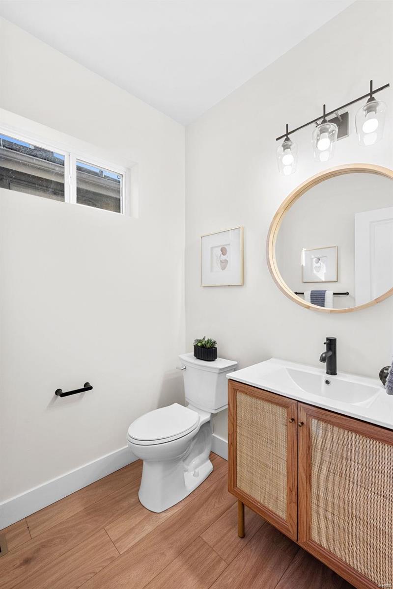 St Louis, Missouri 63127, United States, 4 Bedrooms Bedrooms, ,3 BathroomsBathrooms,Residential,Pending,28114