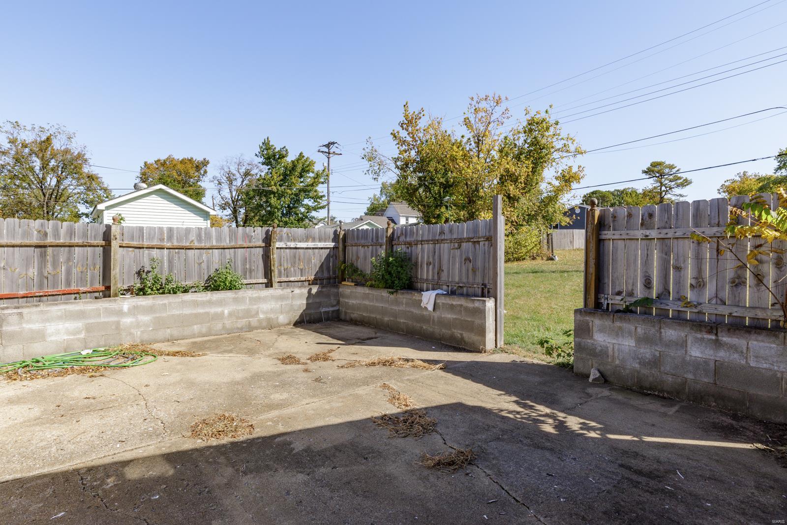 TOWN OF DESLOGE - Residential