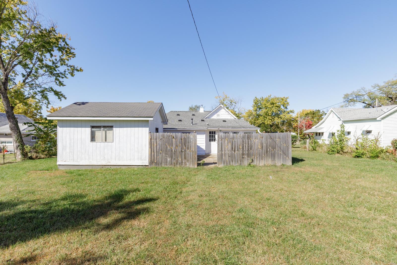 TOWN OF DESLOGE - Residential