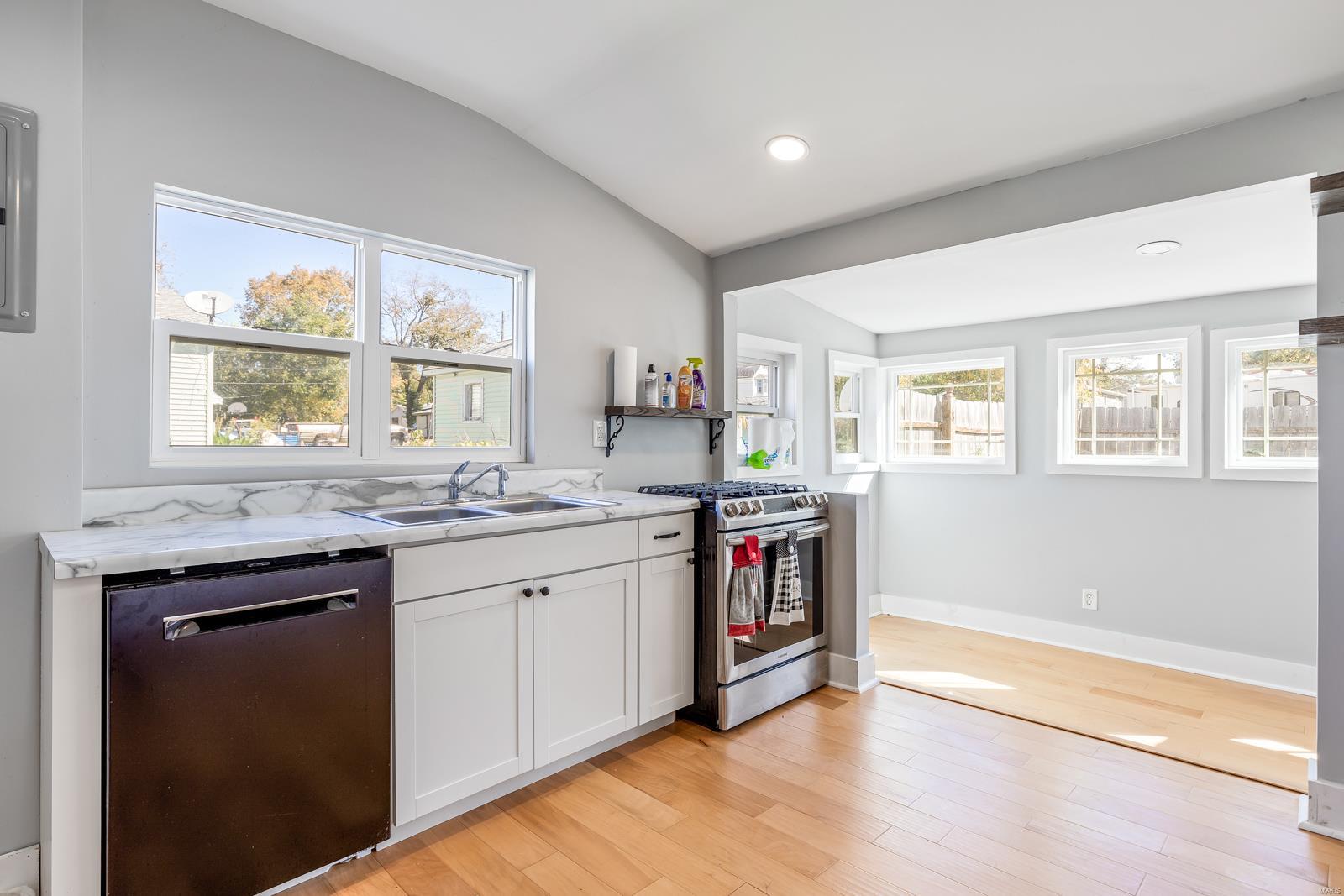 TOWN OF DESLOGE - Residential