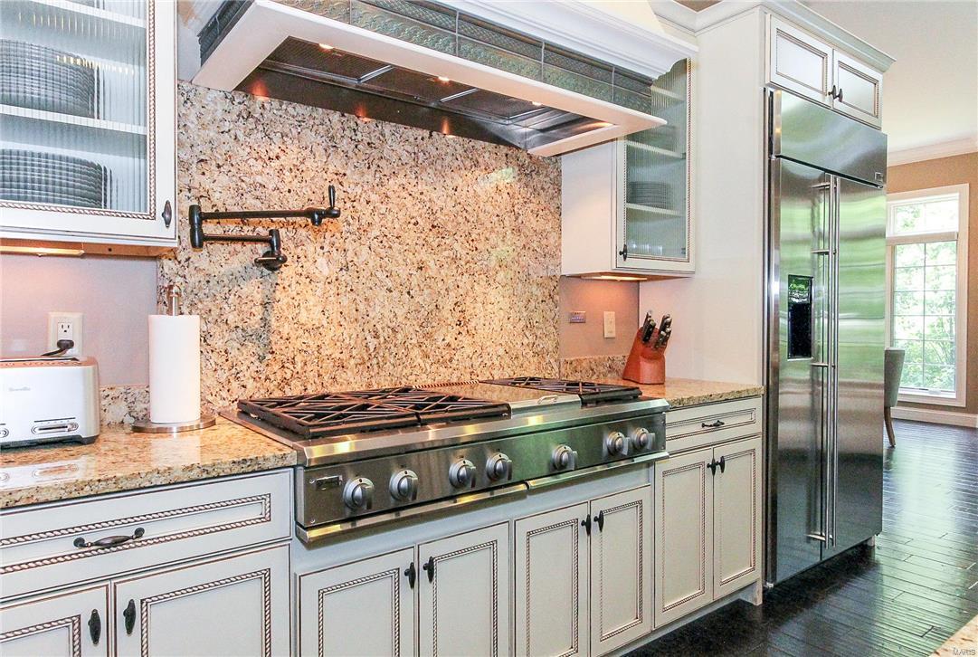 Ladue Court - Residential