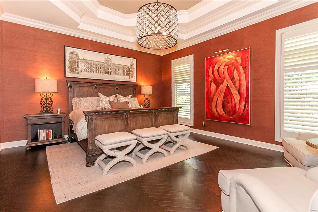 Ladue Court - Residential