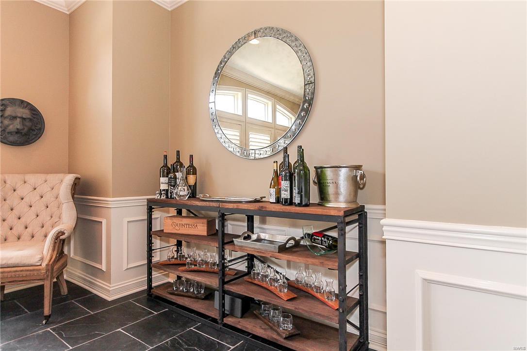 Ladue Court - Residential