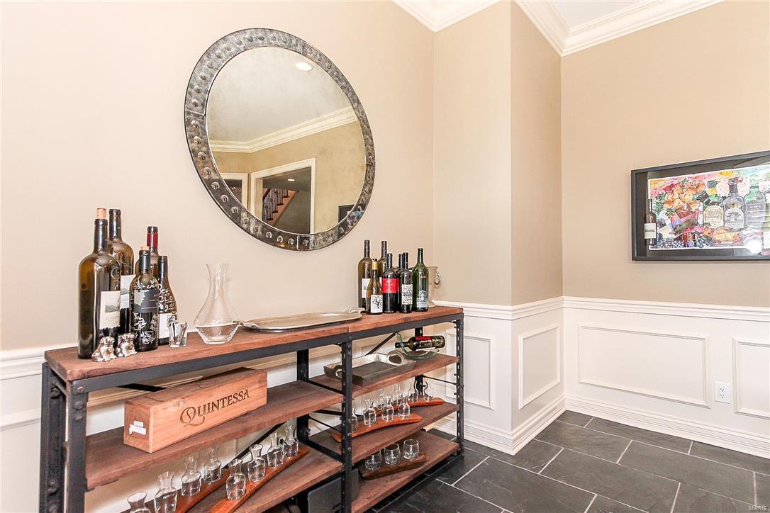 Ladue Court - Residential