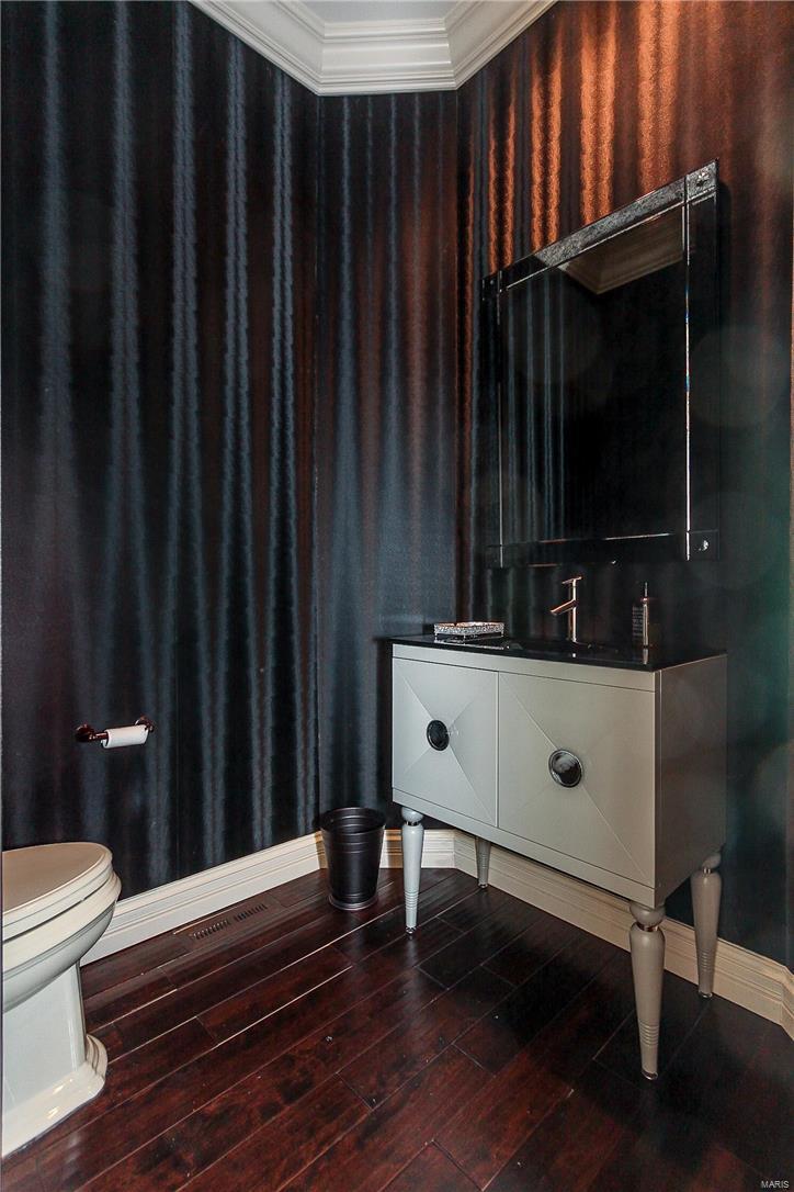 Ladue Court - Residential