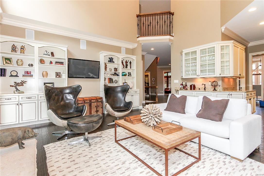 Ladue Court - Residential