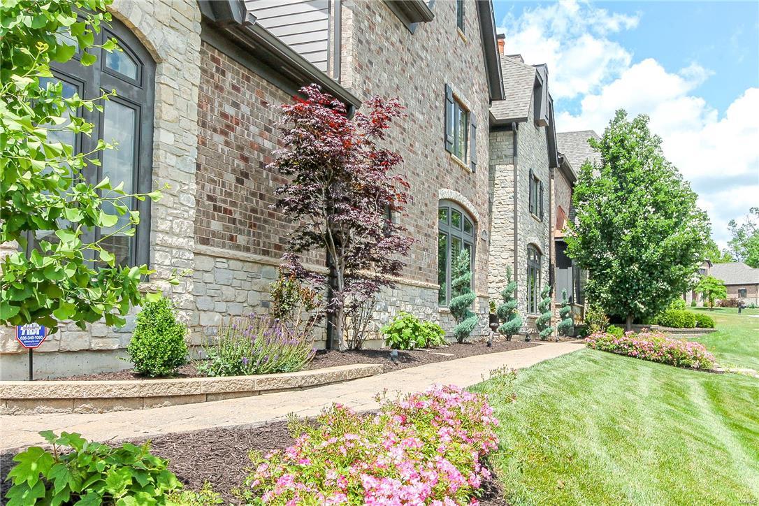 Ladue Court - Residential