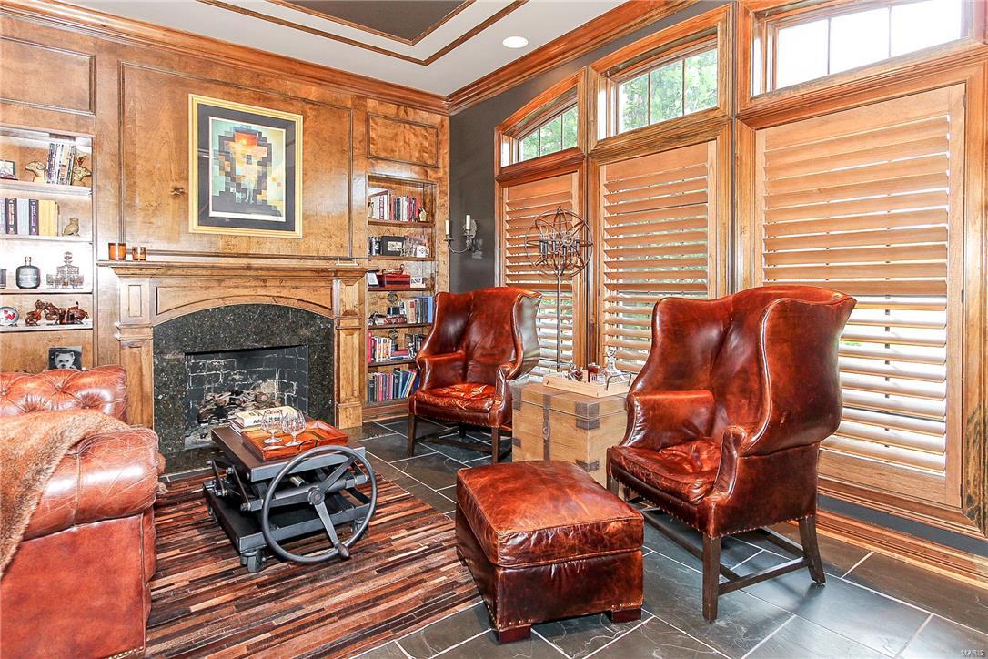 Ladue Court - Residential