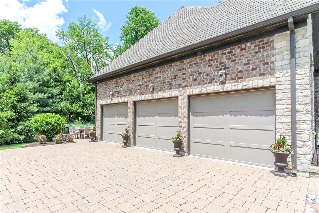 Ladue Court - Residential