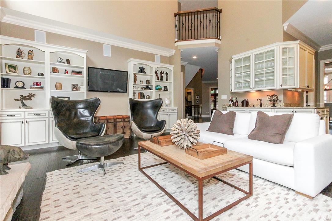 Ladue Court - Residential