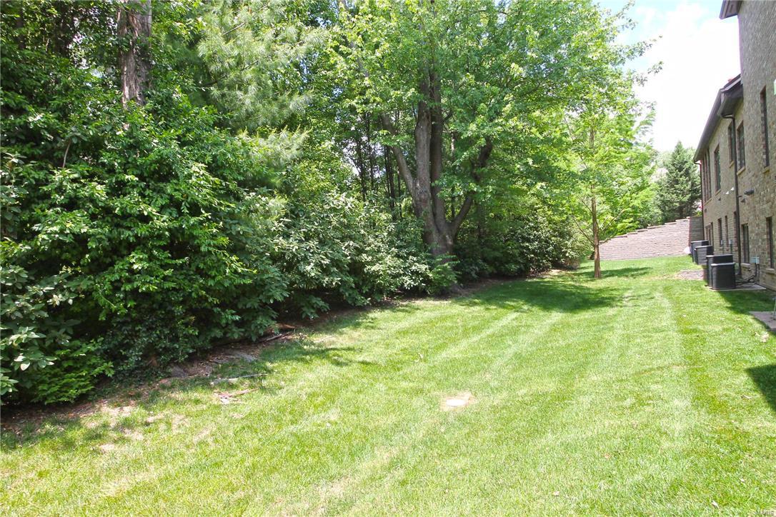 Ladue Court - Residential