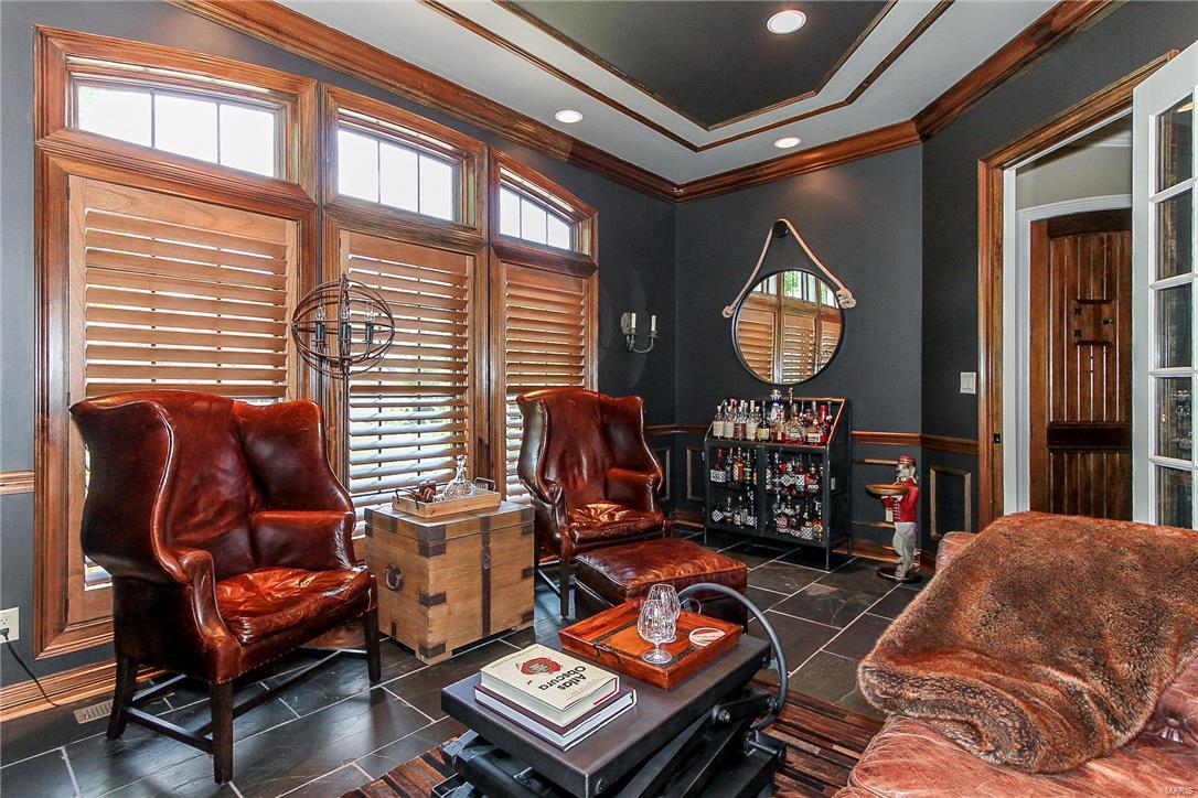 Ladue Court - Residential