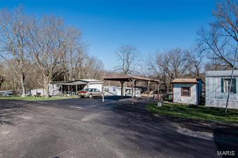 Sir Thomas Manor - Residential Income