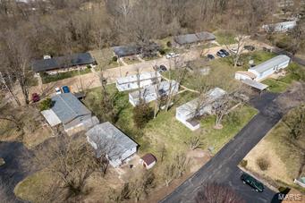 Sir Thomas Manor - Residential Income