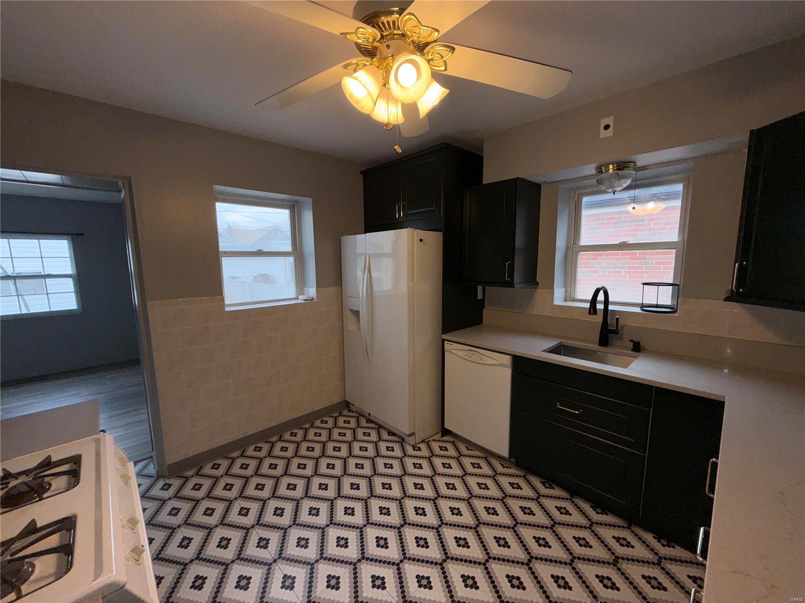 St Louis, Missouri 63139, United States, 4 Bedrooms Bedrooms, ,2 BathroomsBathrooms,Residential,Pending,23718