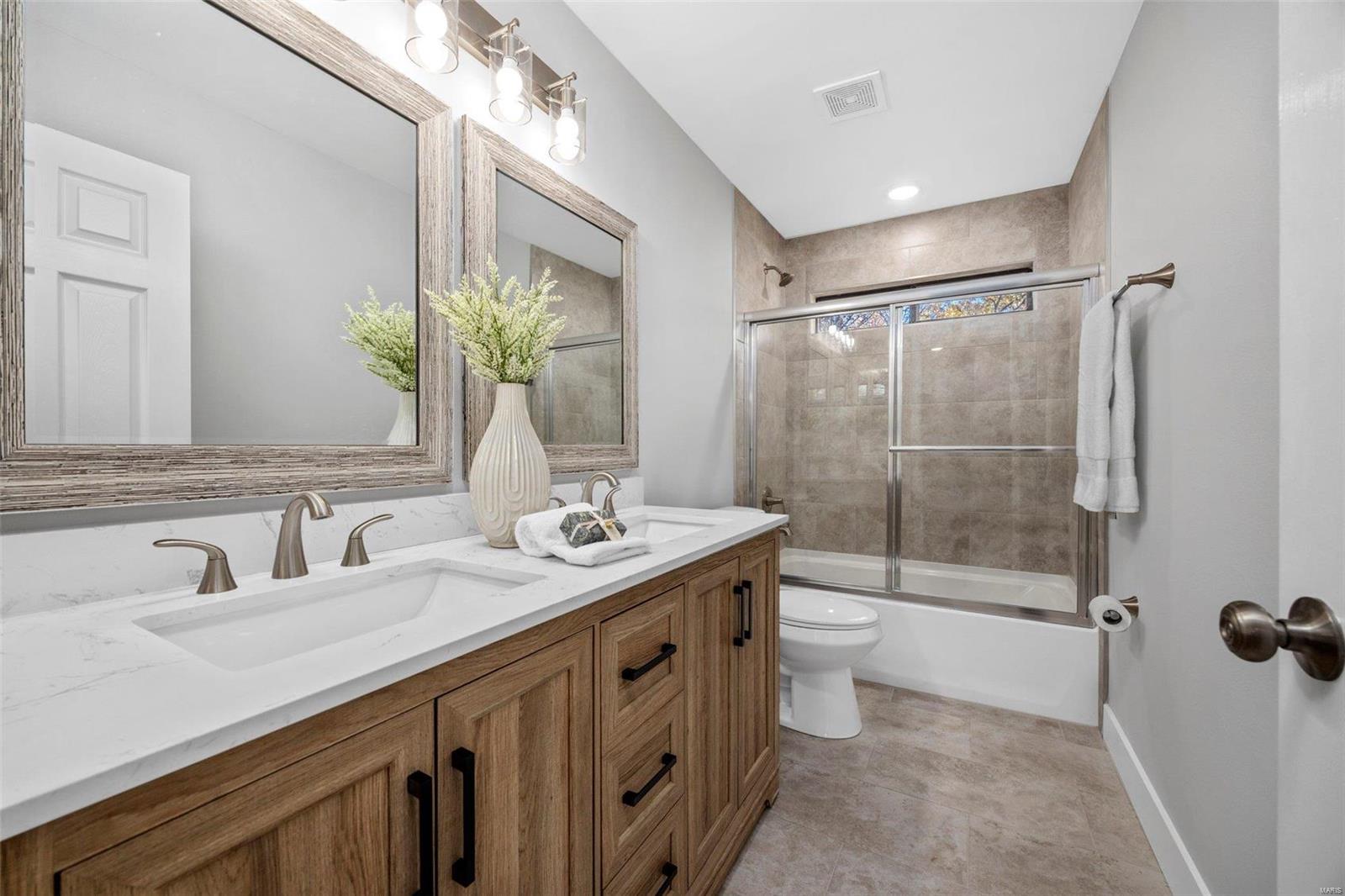 St Charles, Missouri 63303, United States, 4 Bedrooms Bedrooms, ,4 BathroomsBathrooms,Residential,Pending,33227