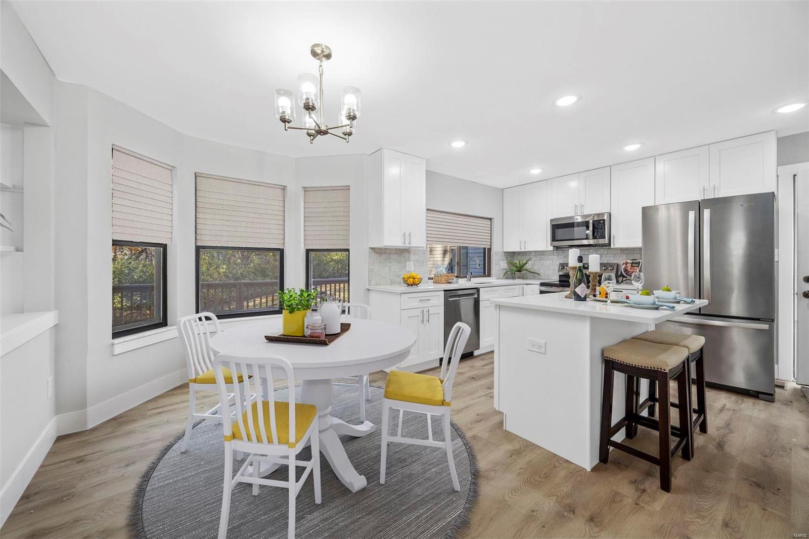 St Charles, Missouri 63303, United States, 4 Bedrooms Bedrooms, ,4 BathroomsBathrooms,Residential,Pending,33227