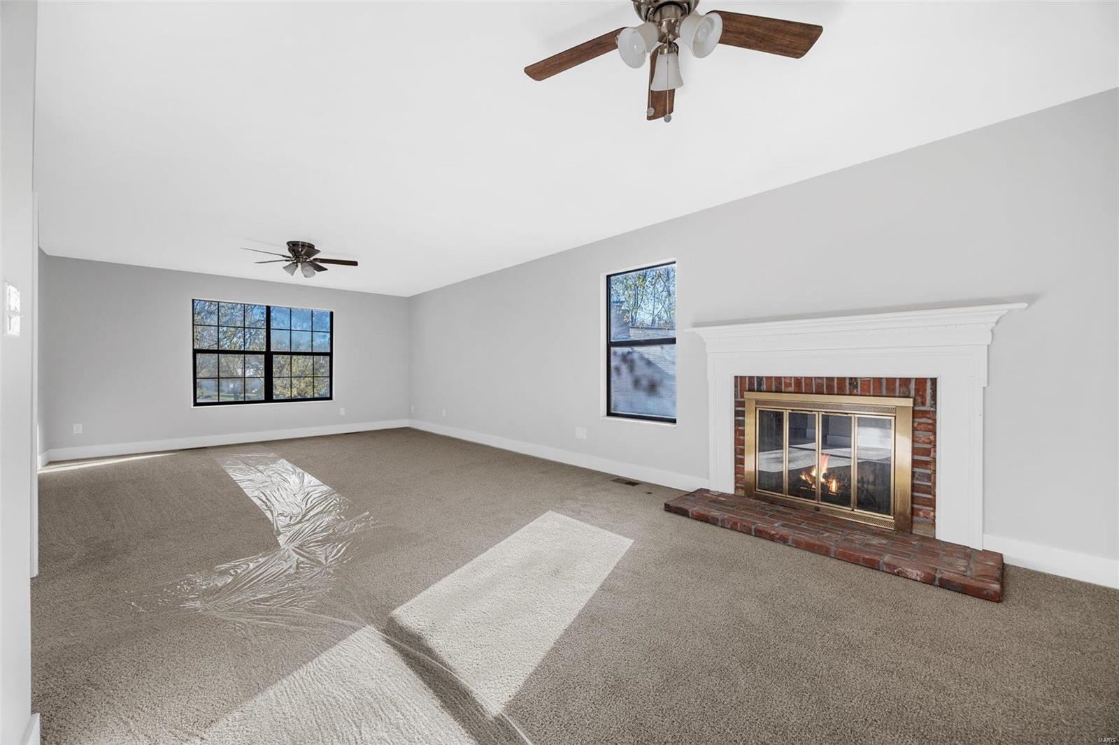 St Charles, Missouri 63303, United States, 4 Bedrooms Bedrooms, ,4 BathroomsBathrooms,Residential,Pending,33227